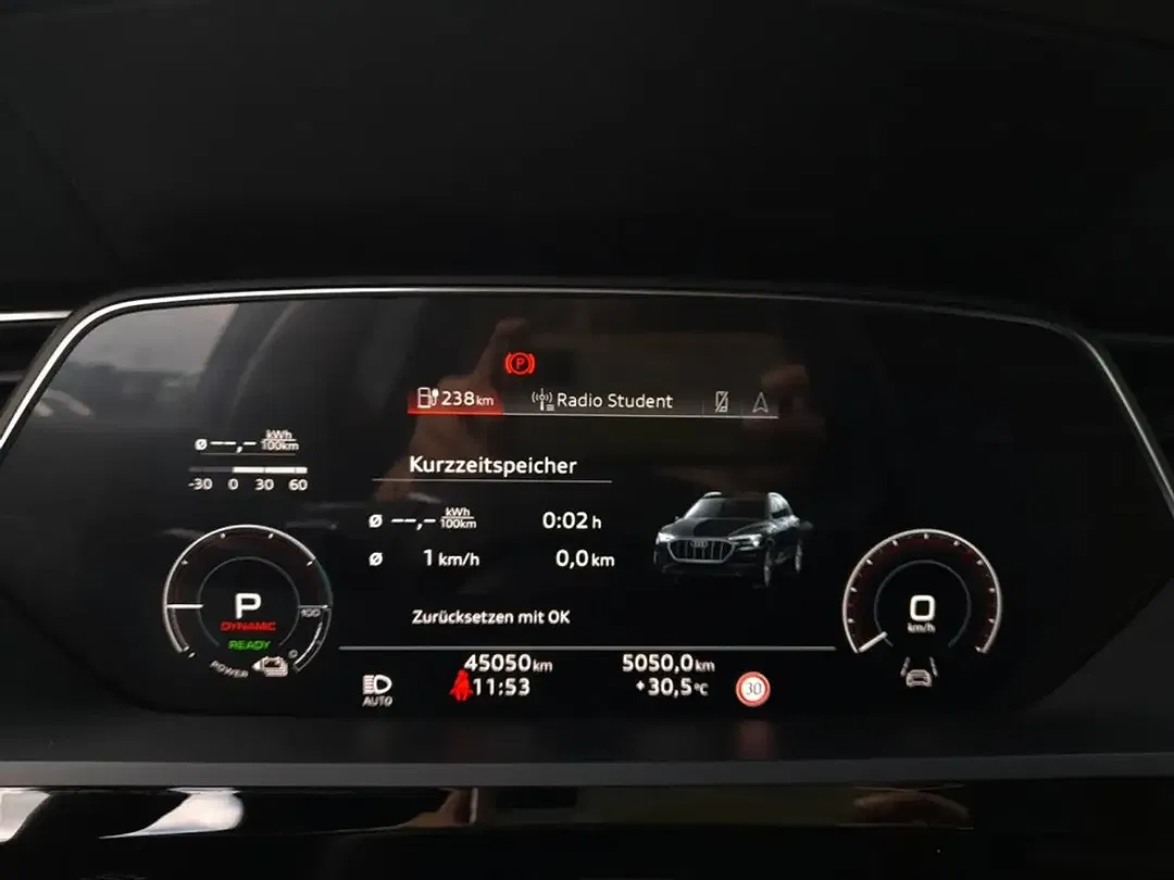 Audi e-tron 55 quattro Matrix LED S line Black Edition - Thumbnail 10