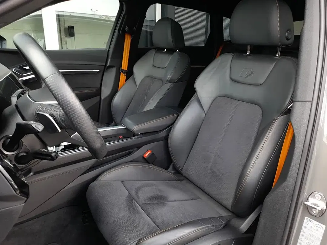 Audi e-tron 55 quattro Matrix LED S line Black Edition - Thumbnail 16