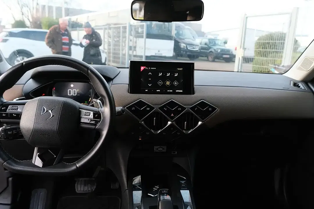DS Automobiles DS 3 - Thumbnail 13