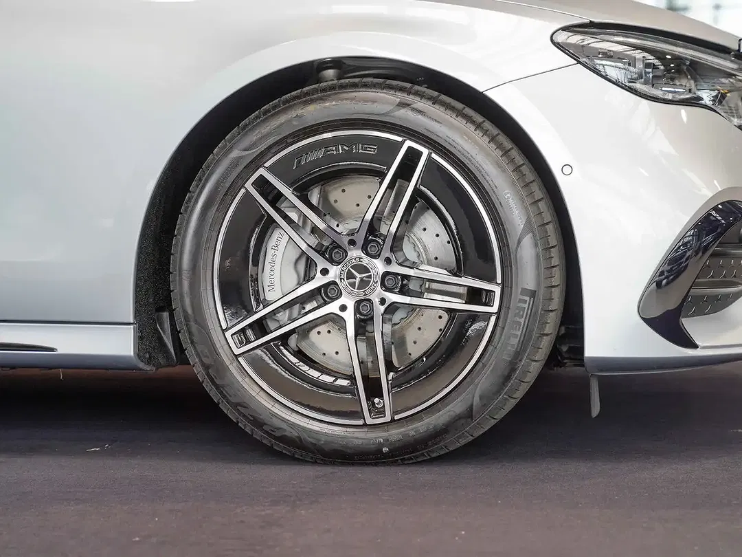 Mercedes-Benz E 220 AMG Line Night - Thumbnail 2