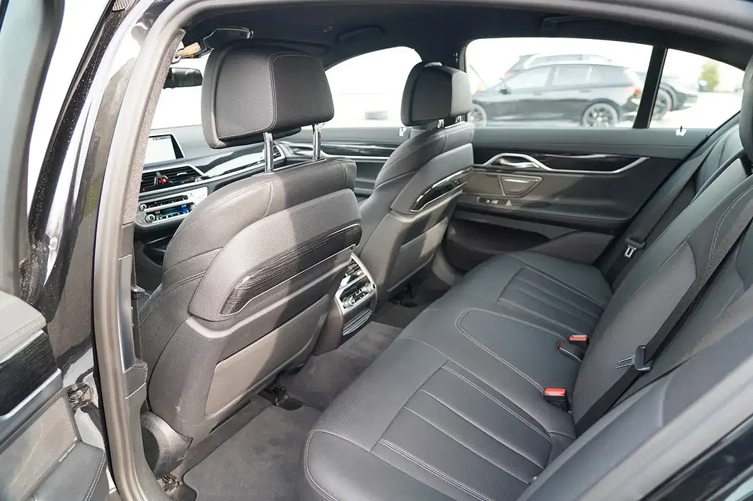 BMW 730 xDrive M Sport - Thumbnail 6