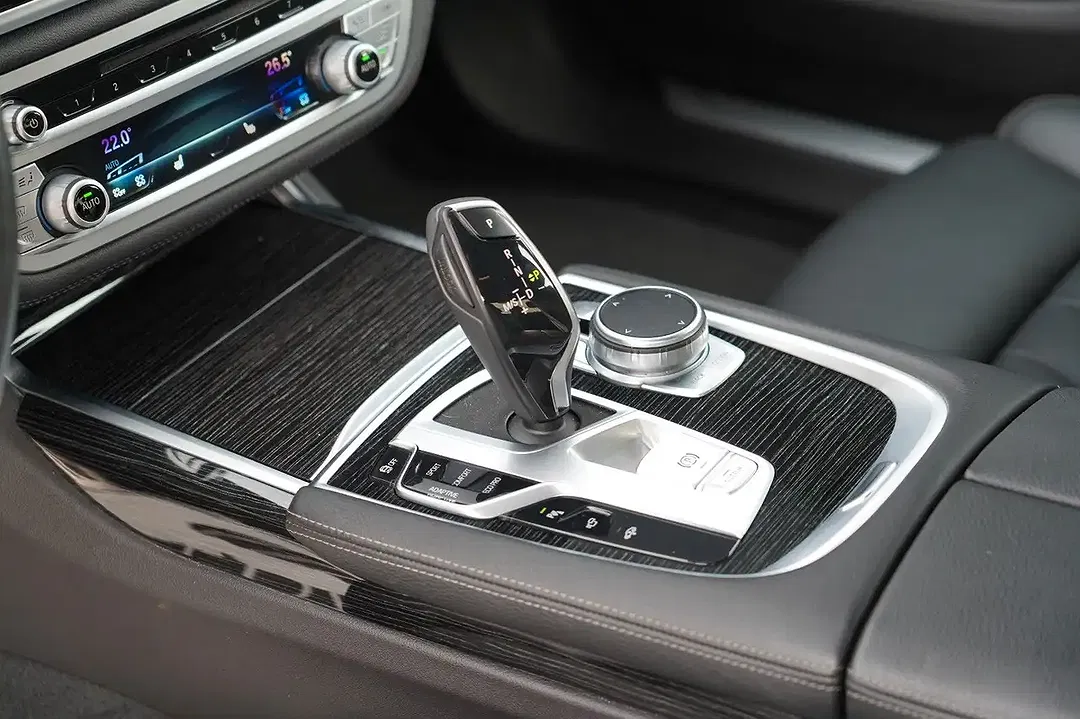 BMW 730 xDrive M Sport - foto 8