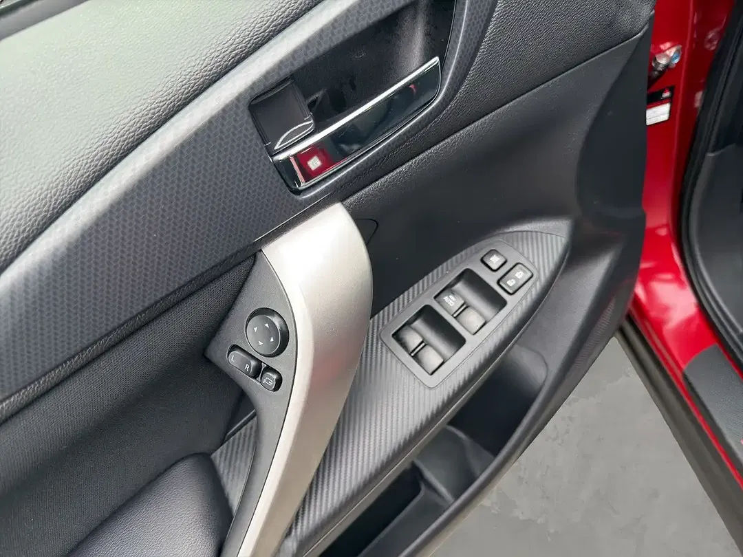 Mitsubishi Eclipse Cross 2.4 Hybrid 4WD - Thumbnail 13