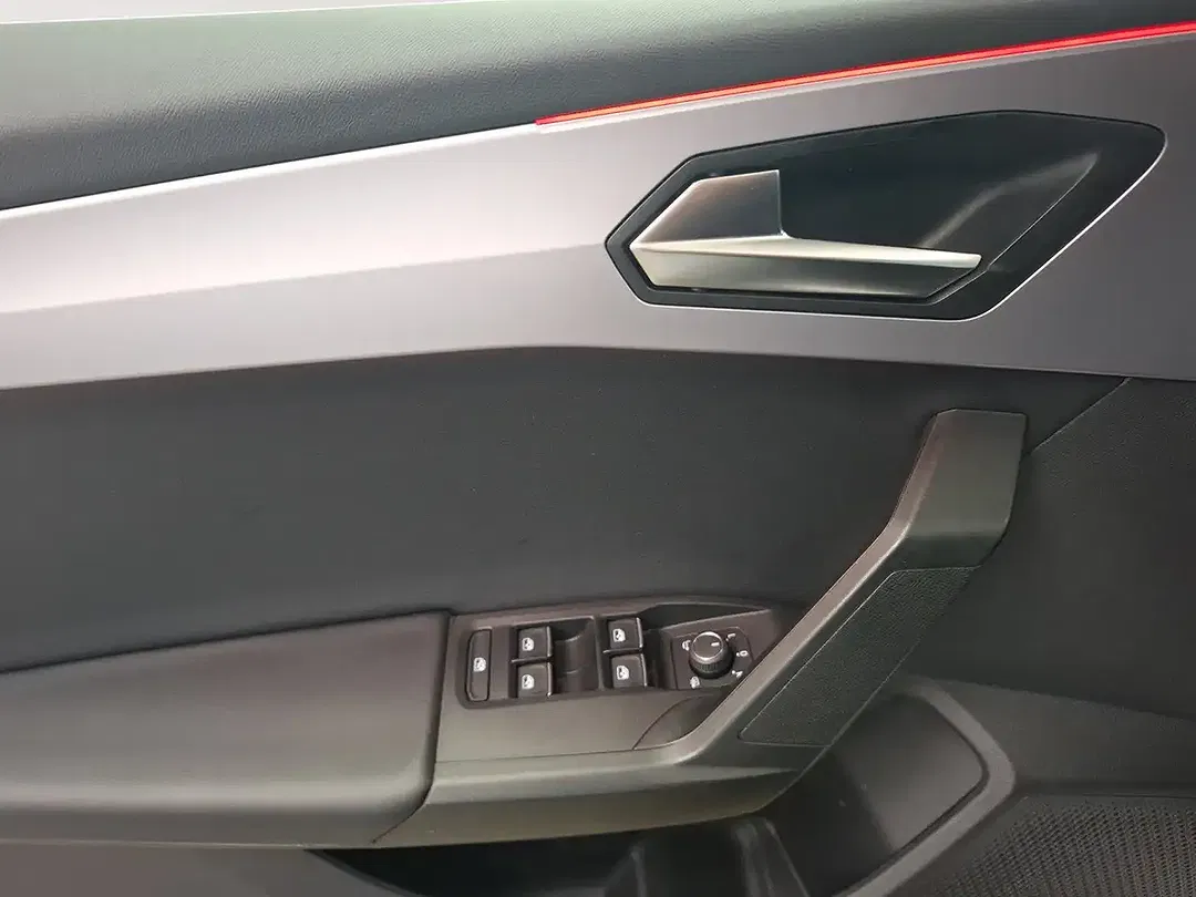 SEAT Leon 1.5 eTSI FR - Thumbnail 13