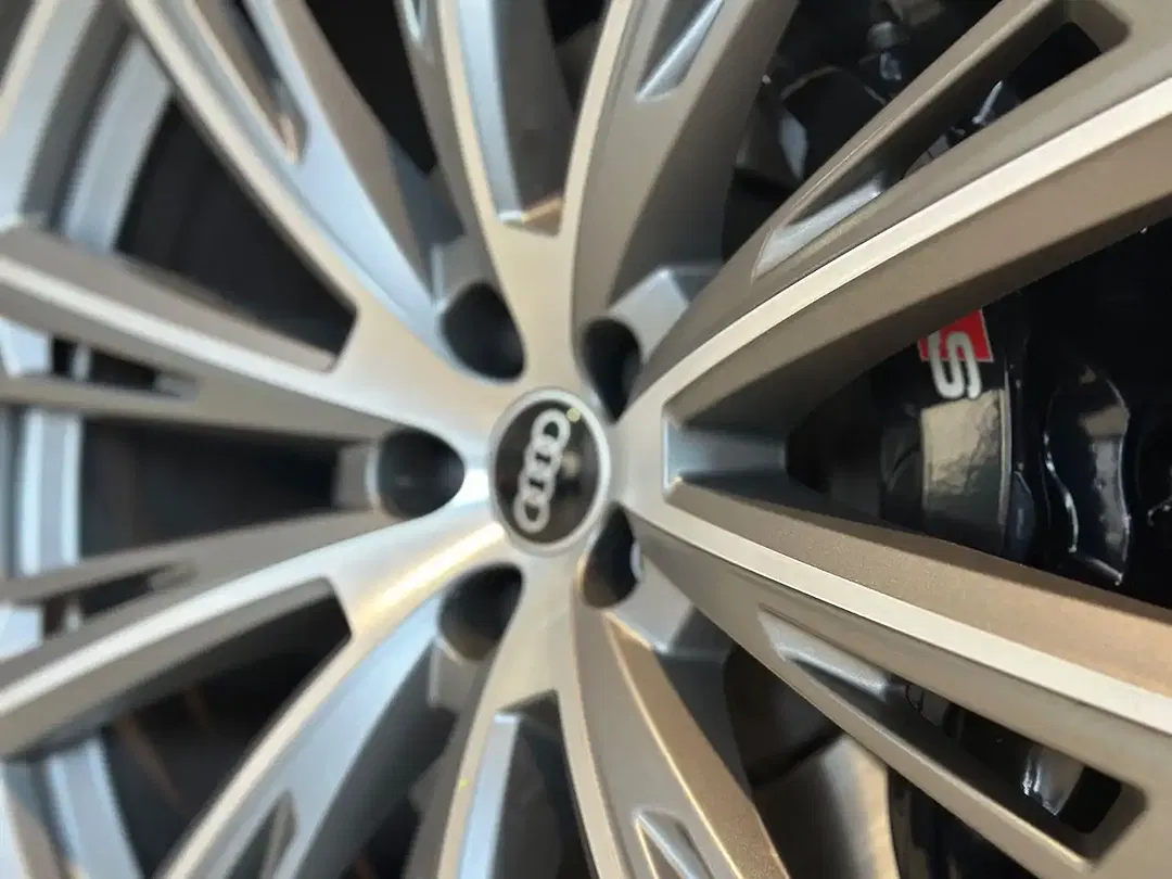 Audi SQ8 4.0 TFSI quattro - Thumbnail 12