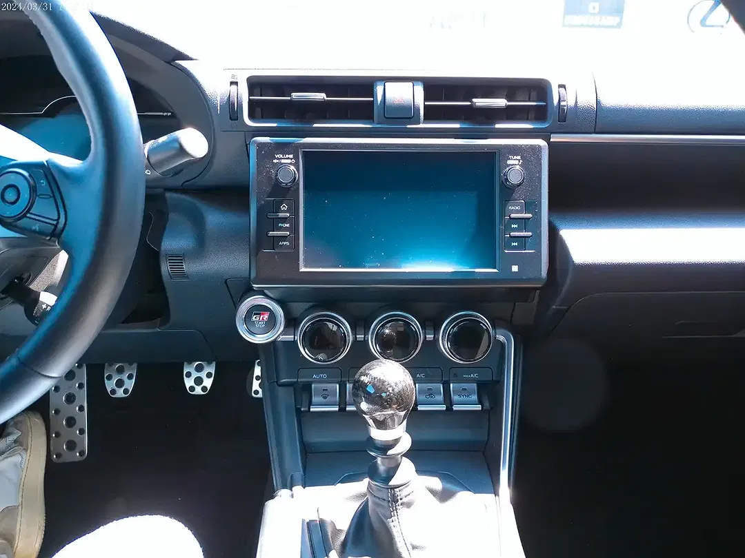 Toyota GR86 - Thumbnail 13