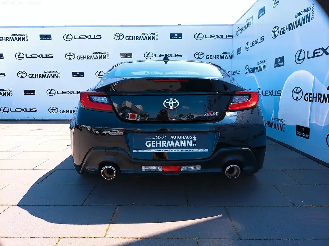 Toyota GR86 - Thumbnail 3