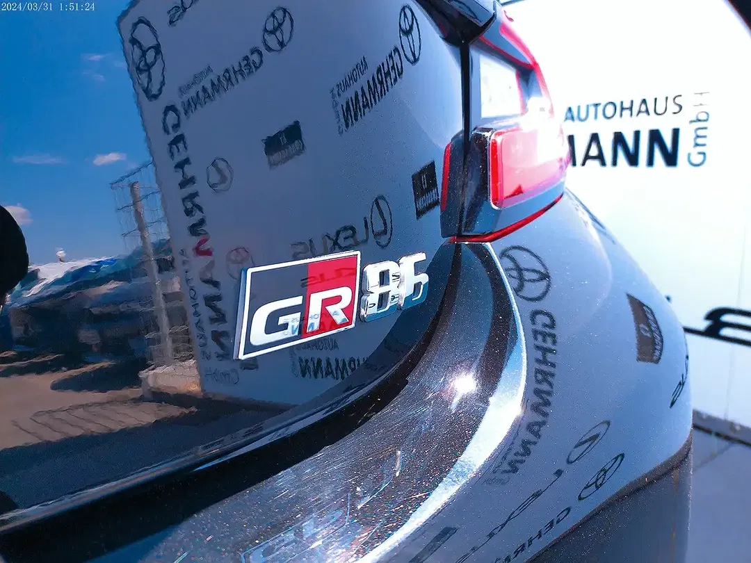 Toyota GR86 - Thumbnail 9