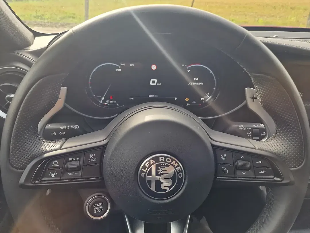 Alfa Romeo Giulia 2.0 Q4 Veloce - Thumbnail 12
