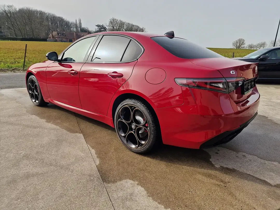 Alfa Romeo Giulia 2.0 Q4 Veloce - Thumbnail 3