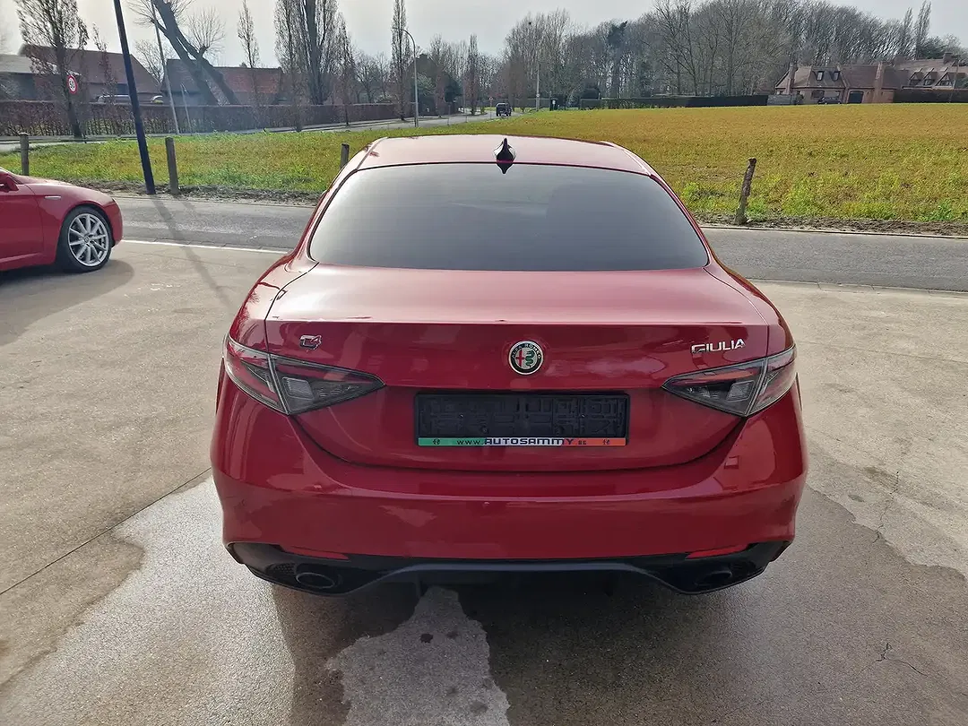 Alfa Romeo Giulia 2.0 Q4 Veloce - Thumbnail 4