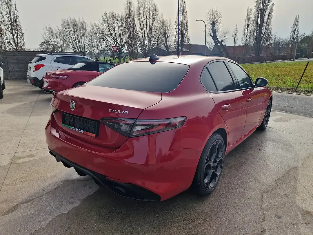 Alfa Romeo Giulia 2.0 Q4 Veloce - Thumbnail 5