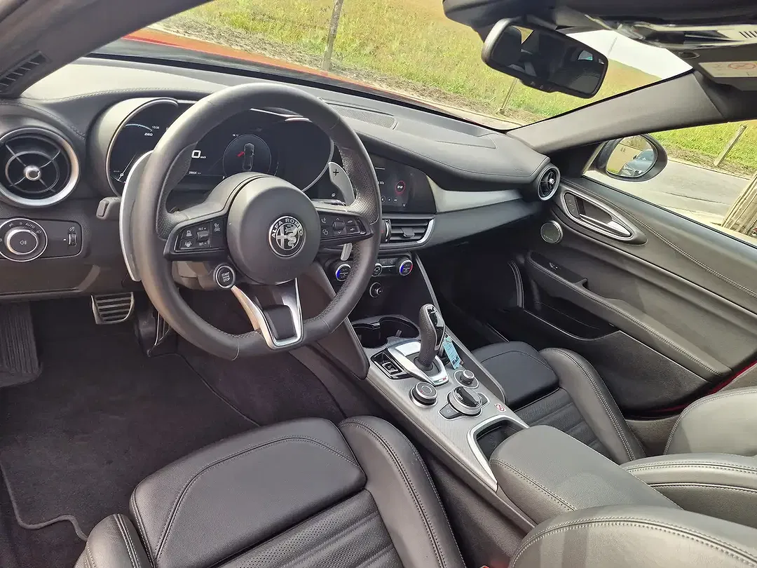 Alfa Romeo Giulia 2.0 Q4 Veloce - Thumbnail 9