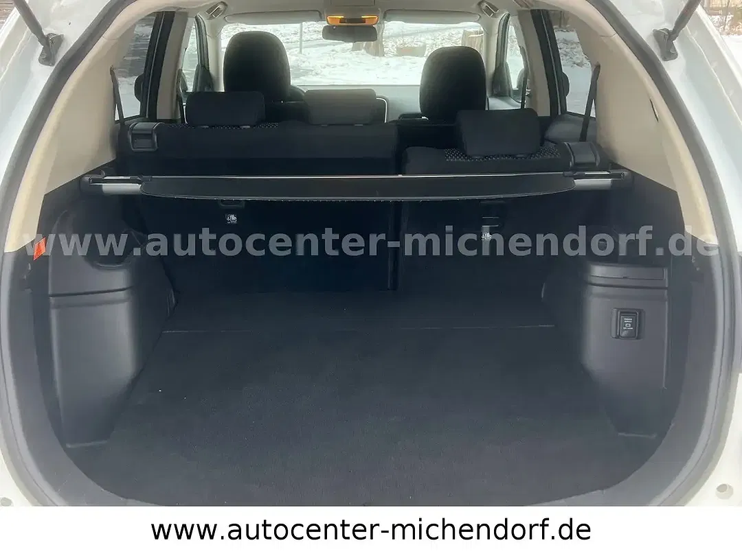 Mitsubishi Outlander PHEV 4WD - Thumbnail 11