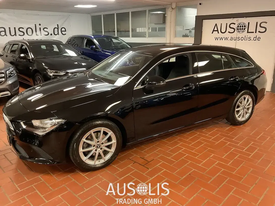 Mercedes-Benz CLA 180 MBUX - Thumbnail 1