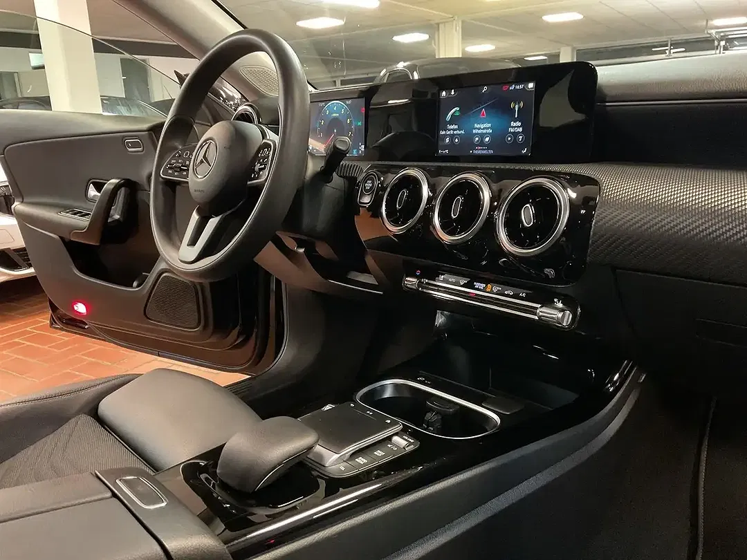 Mercedes-Benz CLA 180 MBUX - Thumbnail 15
