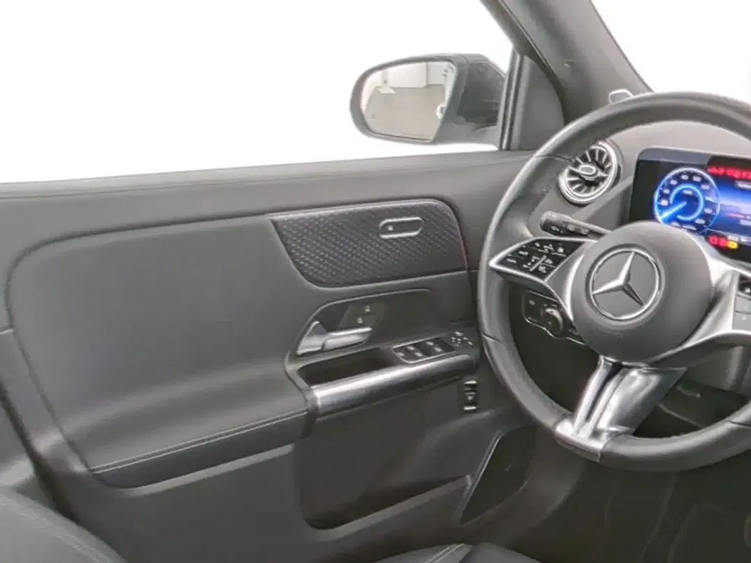 Mercedes-Benz EQA 350 4MATIC AMG Burmester - Thumbnail 8