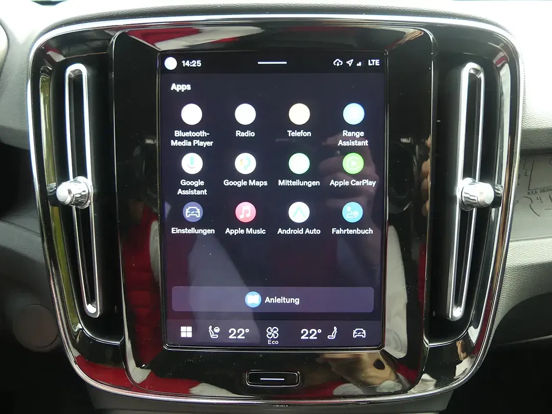 Volvo XC40 EV Recharge Plus - Thumbnail 12