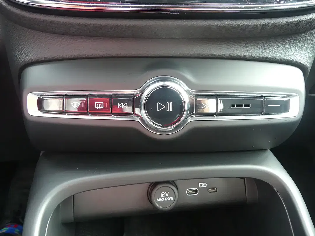 Volvo XC40 EV Recharge Plus - foto 14