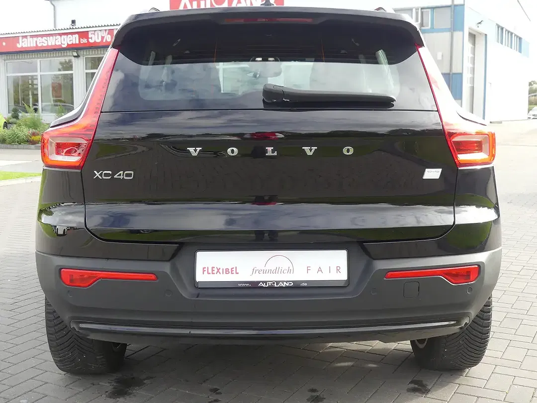 Volvo XC40 EV Recharge Plus - Thumbnail 3