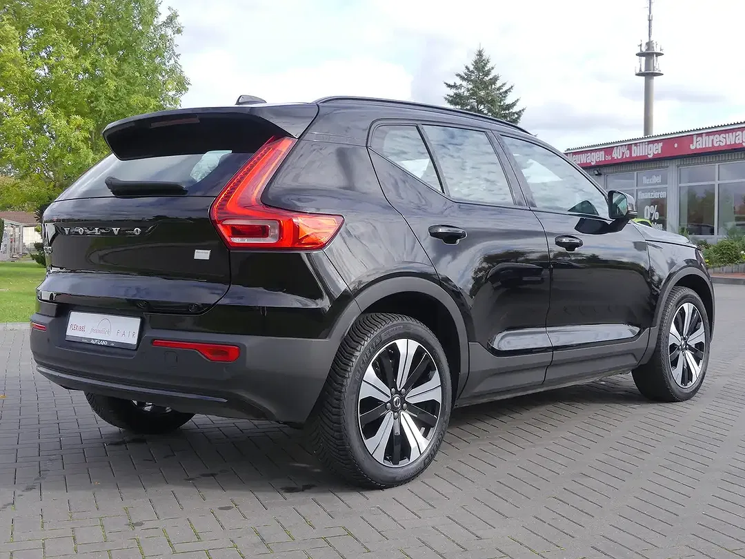 Volvo XC40 EV Recharge Plus - Thumbnail 4