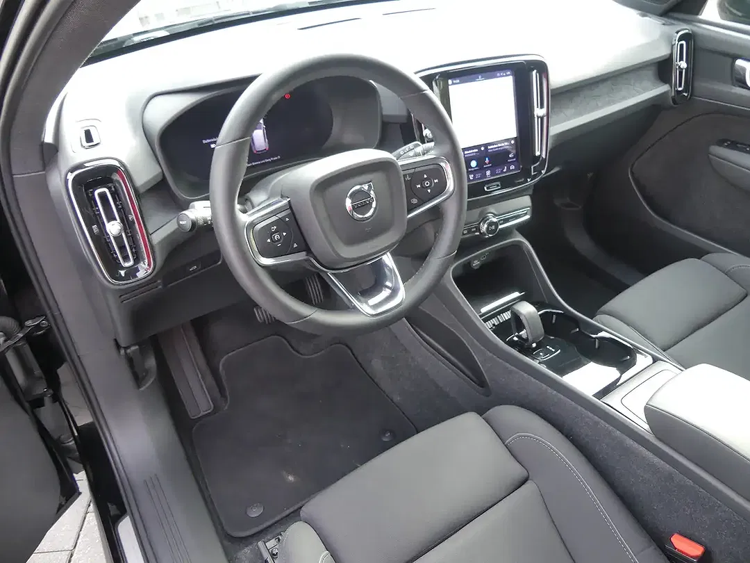 Volvo XC40 EV Recharge Plus - Thumbnail 7