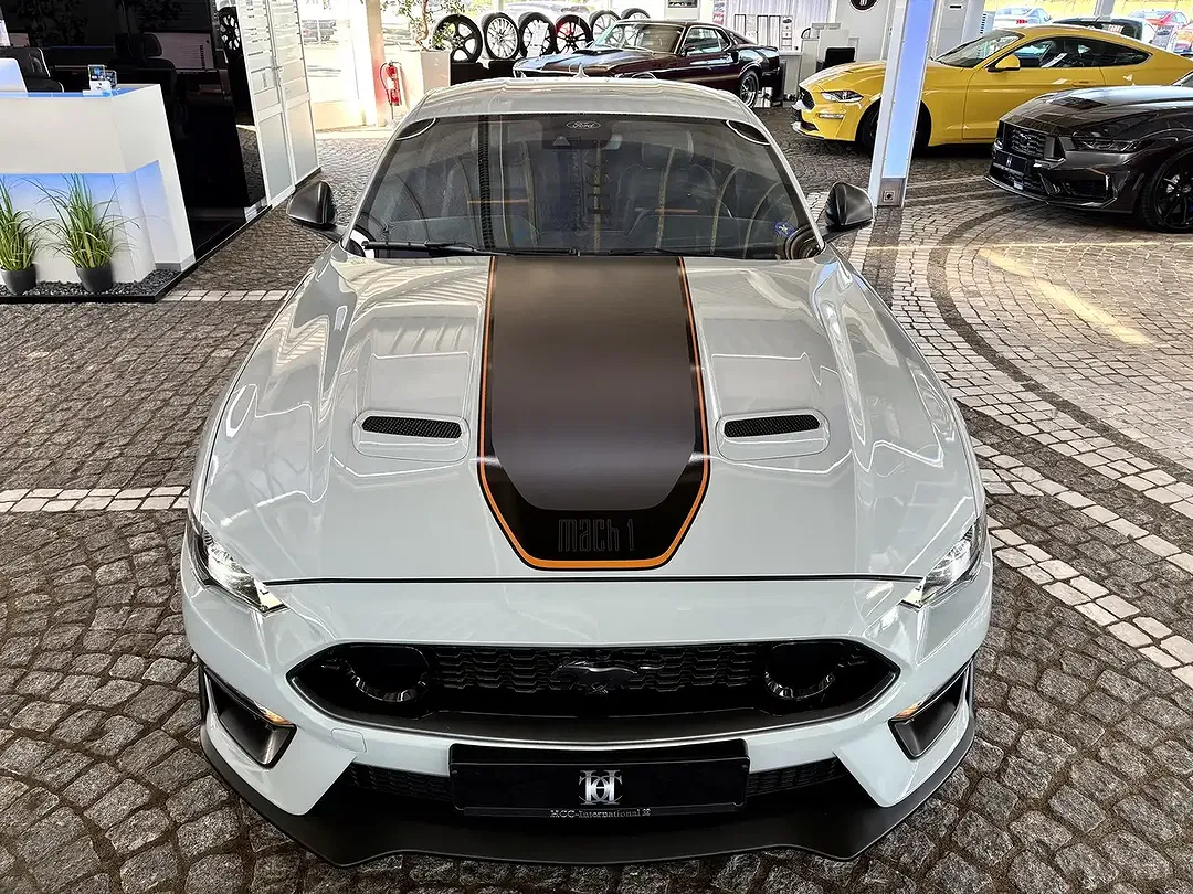 Ford Mustang - Thumbnail 4