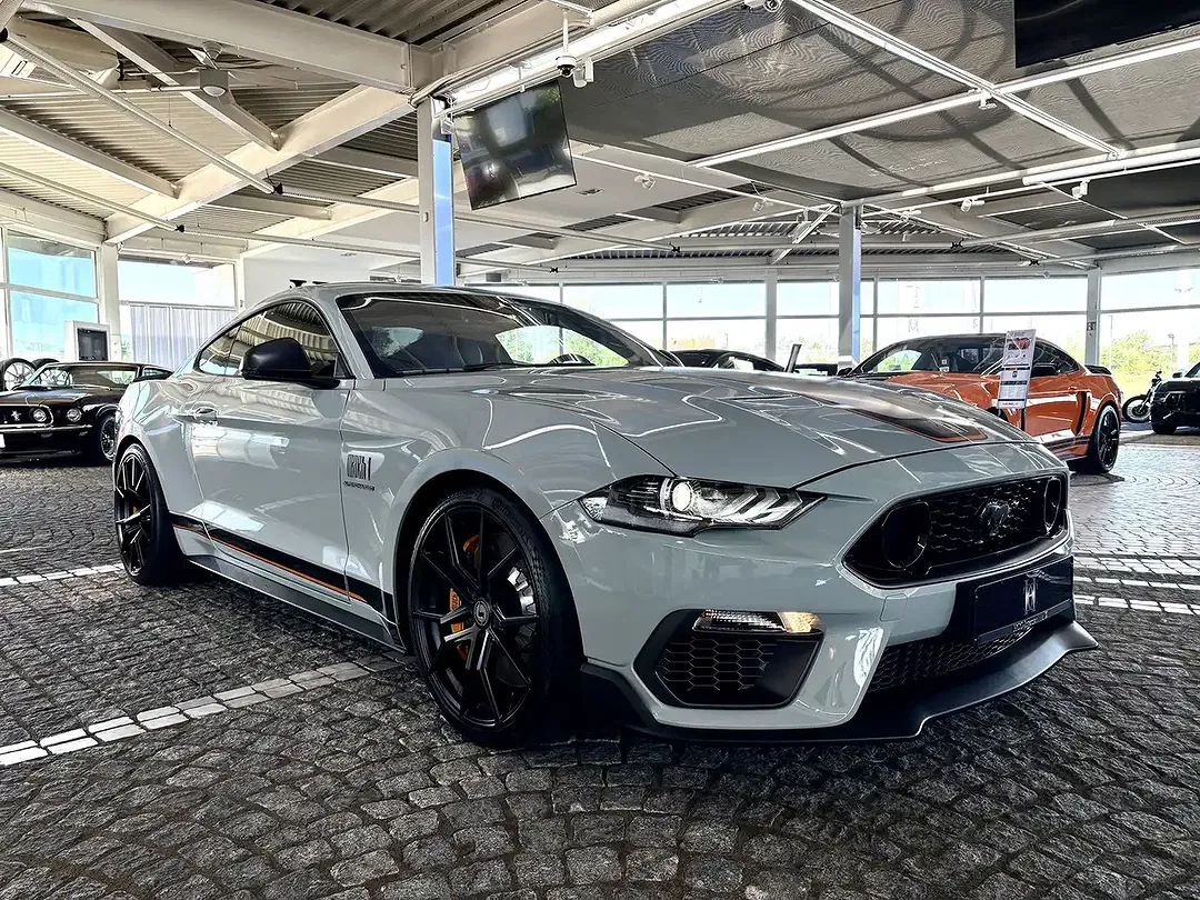 Ford Mustang - Thumbnail 5