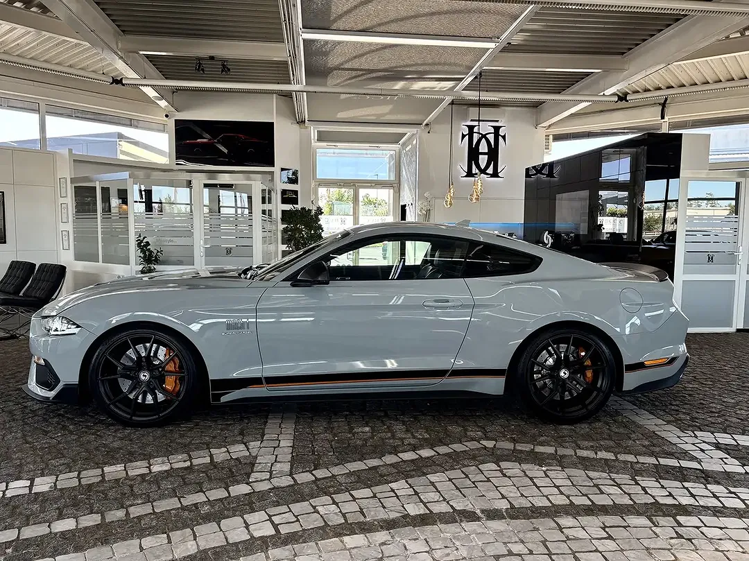 Ford Mustang - Thumbnail 7