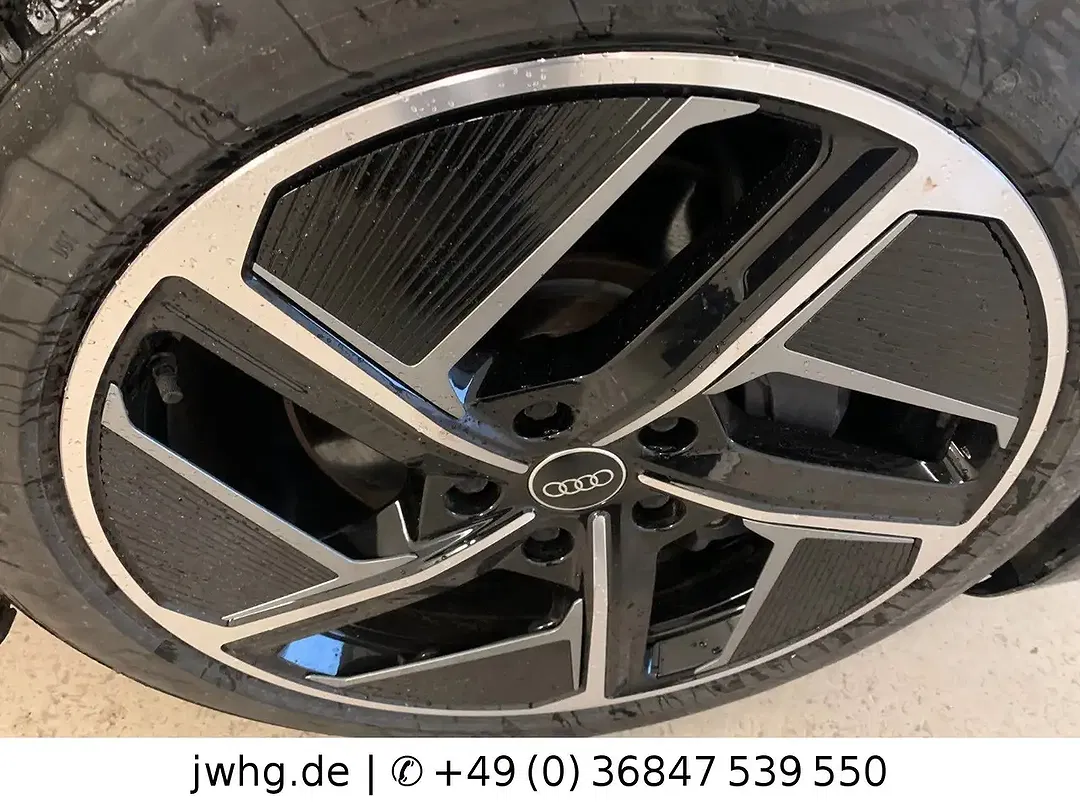 Audi e-tron GT - Thumbnail 3