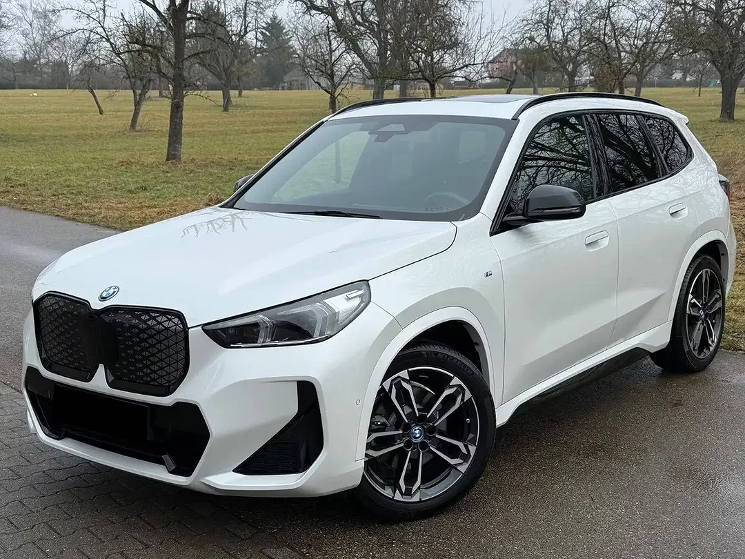 BMW iX1 eDrive M - Afbeelding 1