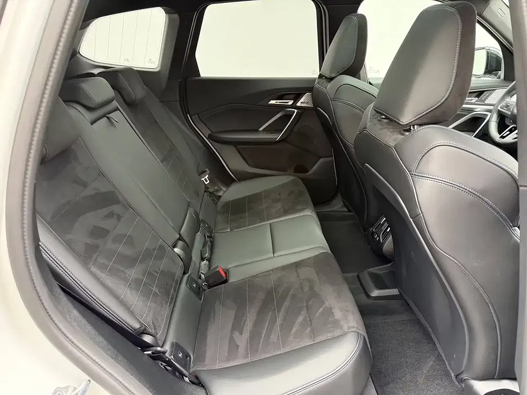 BMW iX1 eDrive M - Thumbnail 15