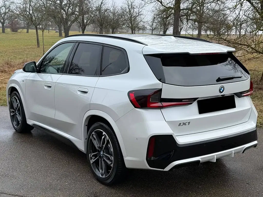 BMW iX1 eDrive M - Thumbnail 6