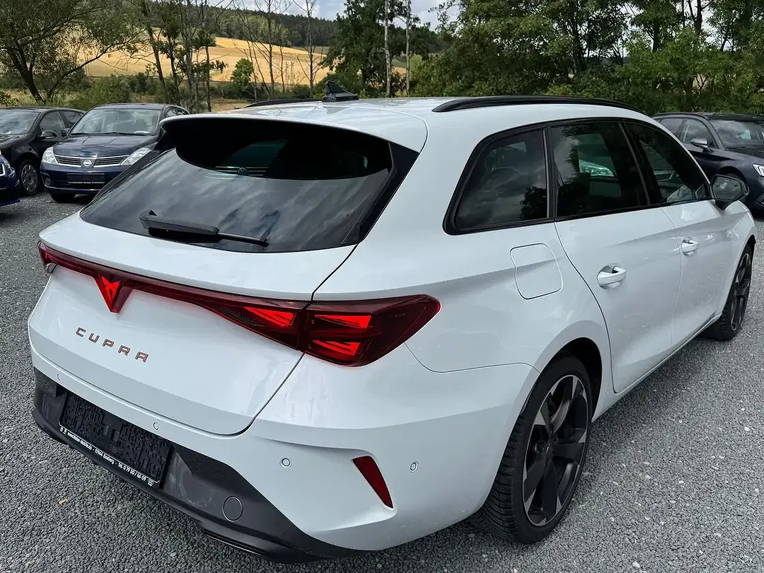 CUPRA Leon 1.5 eTSI DSG - Thumbnail 6
