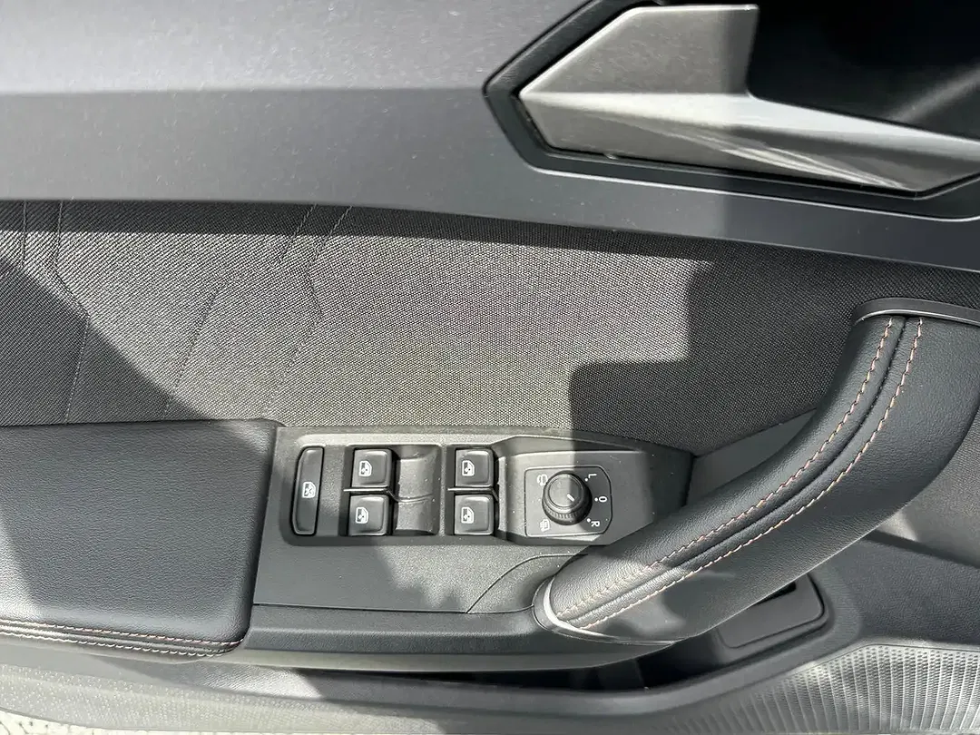 CUPRA Leon 1.5 eTSI DSG - Thumbnail 8