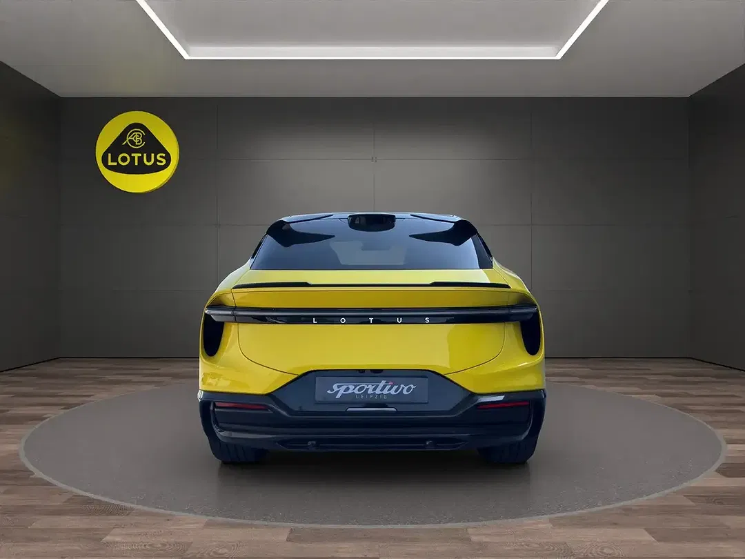 Lotus Eletre R - Thumbnail 6