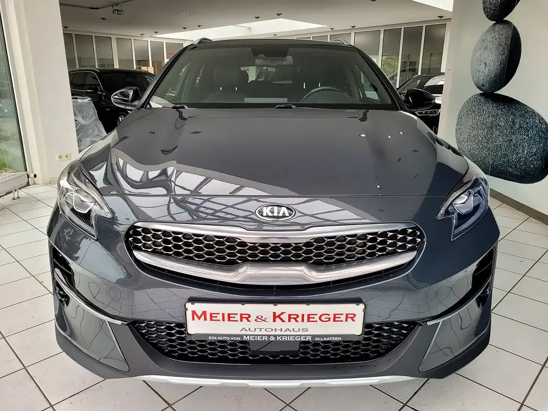 Kia XCeed Launch Edition - Thumbnail 3