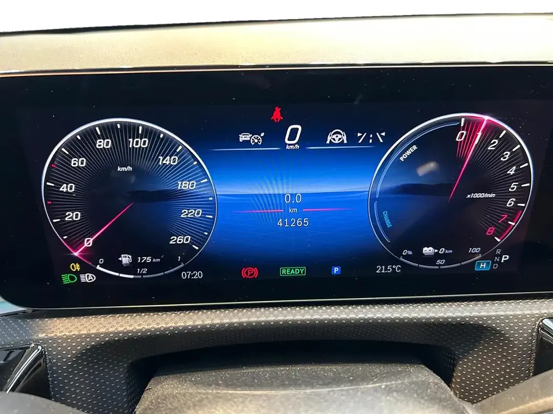 Mercedes-Benz CLA 250 AMG MBUX Burmester Night - Thumbnail 12