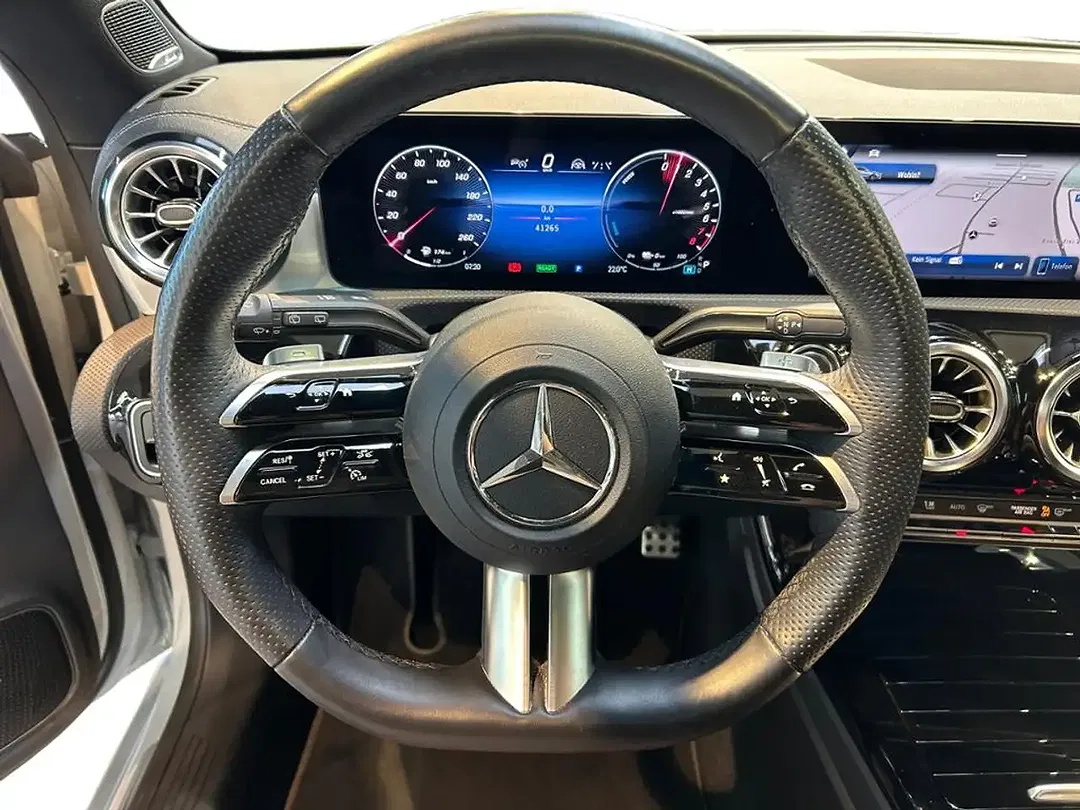 Mercedes-Benz CLA 250 AMG MBUX Burmester Night - Thumbnail 13