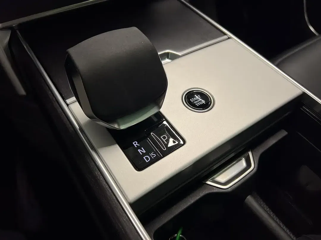 Land Rover Range Rover Hybrid HSE SWB - Thumbnail 14