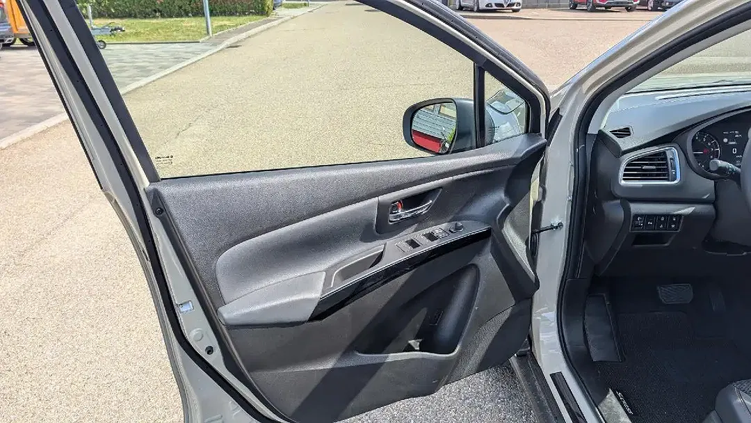 Suzuki S-Cross AllGrip Comfort+ - Thumbnail 13