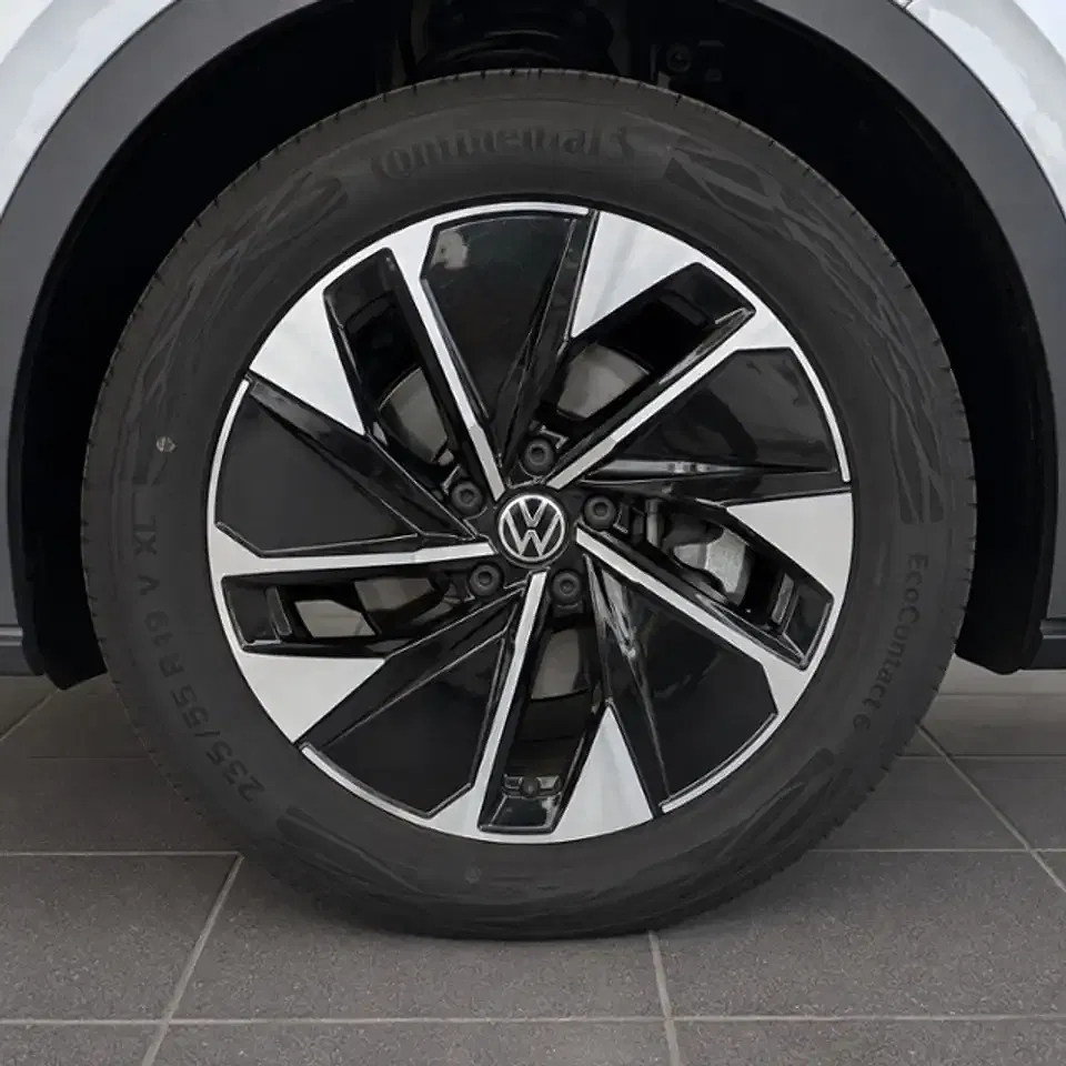 Volkswagen ID.4 Pro - Thumbnail 9