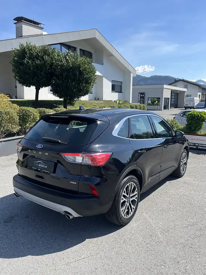 Ford Kuga PHEV Titanium - Thumbnail 4