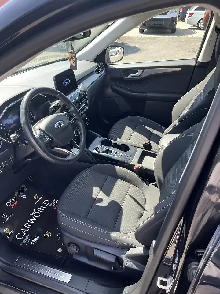 Ford Kuga PHEV Titanium - Thumbnail 9