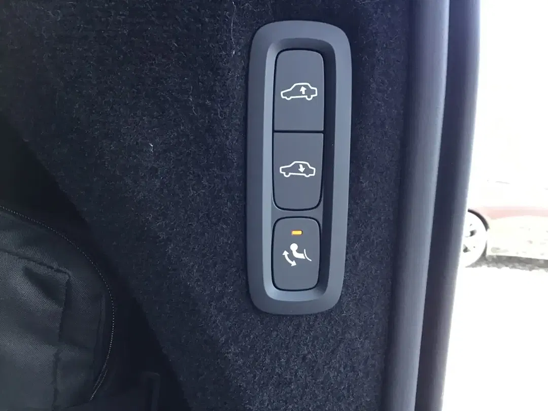 Volvo XC90 T8 AWD Plus Bright - Thumbnail 10