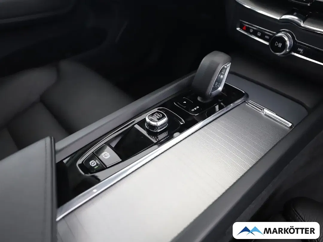 Volvo XC60 B5 AWD Ultra Dark - Thumbnail 10