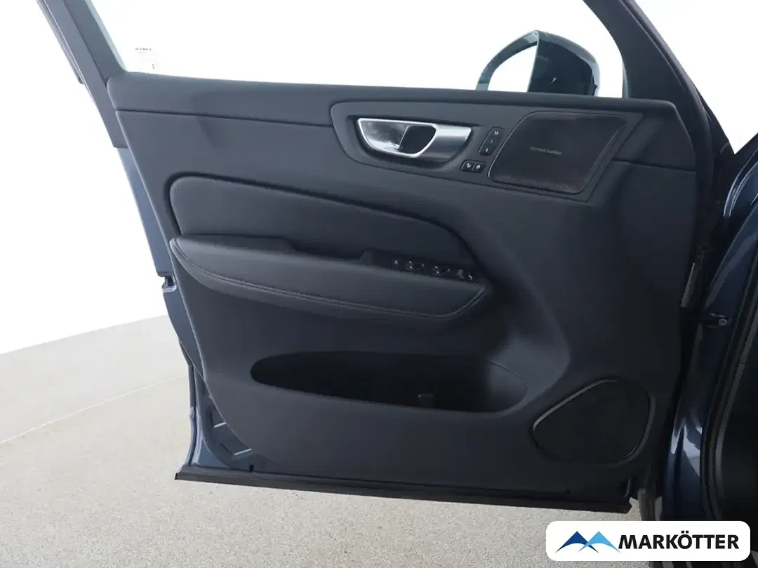 Volvo XC60 B5 AWD Ultra Dark - Thumbnail 14