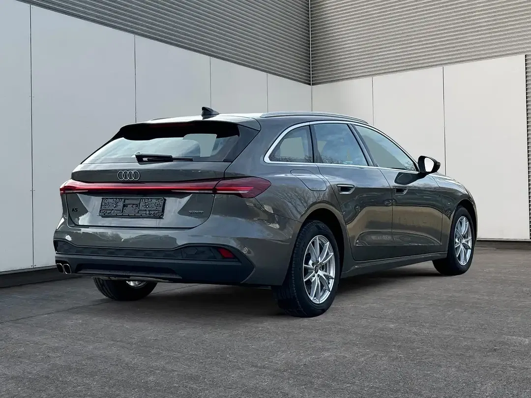 Audi A5 TDI quattro Avant Base - Thumbnail 3