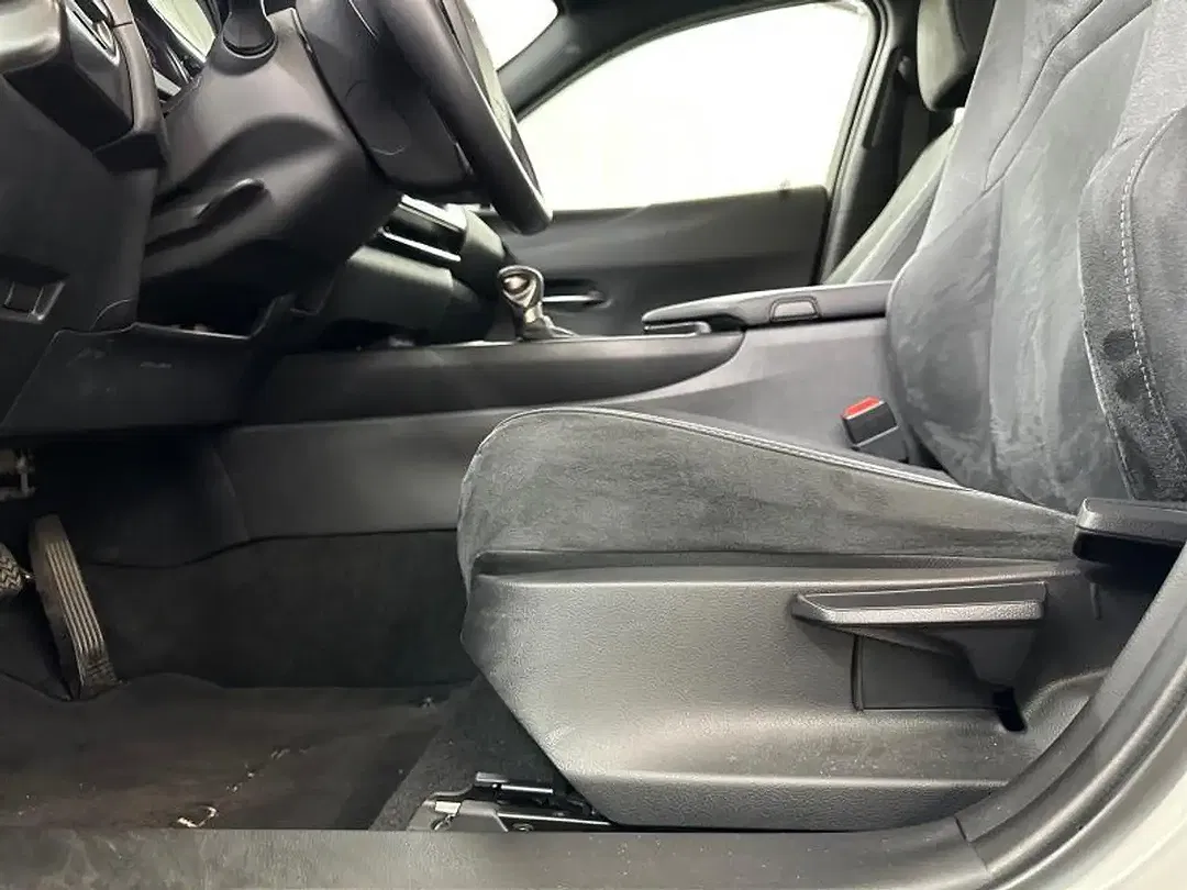 Lexus UX 250h Urban - Thumbnail 19