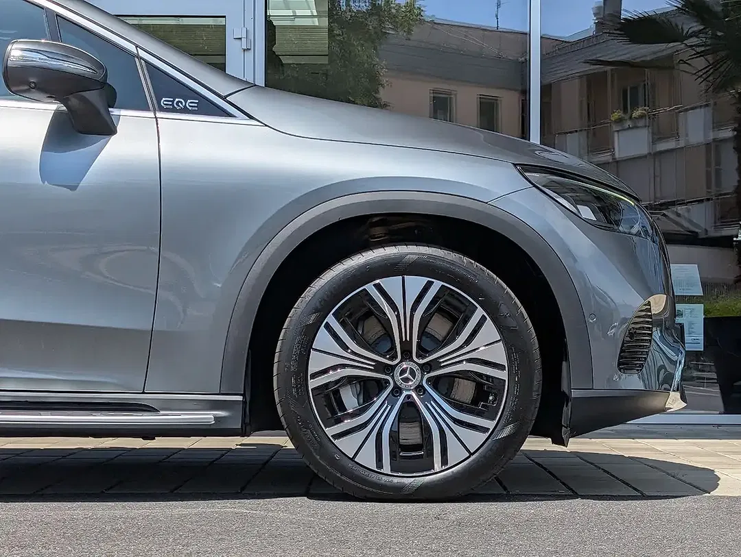 Mercedes-Benz EQE 350 4MATIC - Thumbnail 11